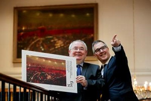 Ceann Comhairle Seán Ó’Fearghaíl TD and An Post Chief Executive David McRedmond at the unveiling of two stamps commemorating the centenary of the first public meeting of Dáil Éireann.